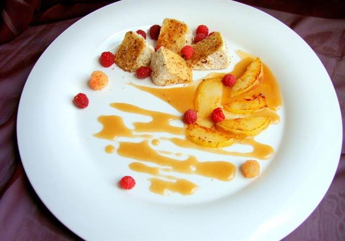 Закуска из горячего сыра бри