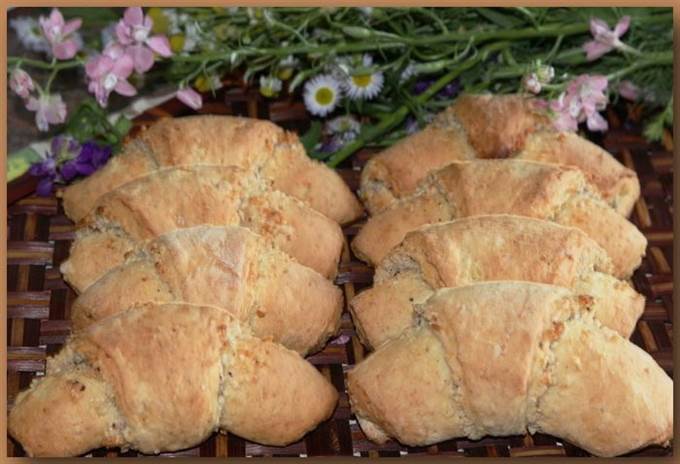 Ореховые рогалики из картофельного теста