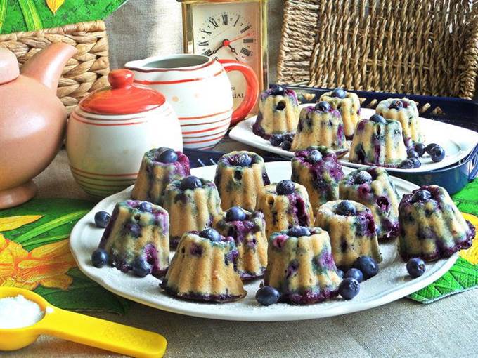 Нежные ягодные кексы