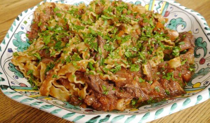 Паста с рагу из утки