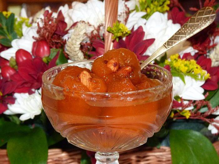 Абрикосовое варенье по-царски