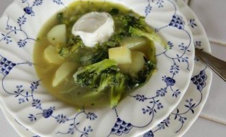 Весенний зеленый суп со спаржей и брокколи