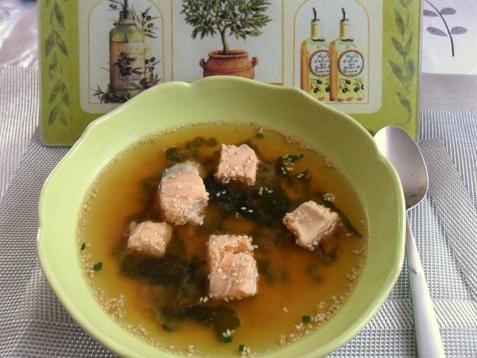 Суп с лососем в японском стиле