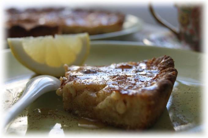 Тарт с зерновым творогом и медом