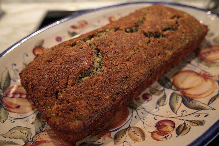 Цитрусовый кекс с маком и миндалем