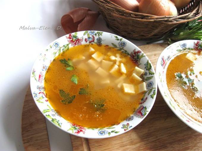 Итальянский овощной суп с пастой и зеленым горошком