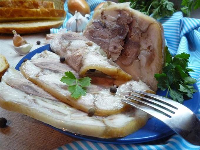 Рулька свиная со специями