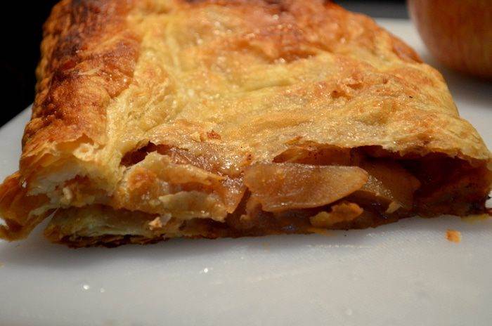 Яблочный штрудель с корицей