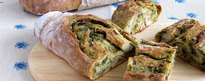 Хрустящий хлеб с оливково-базиликовой топенадой